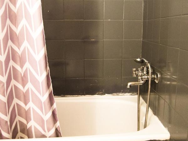 RIA Terrace : photo 6 de la chambre chambre double avec salle de bains privative