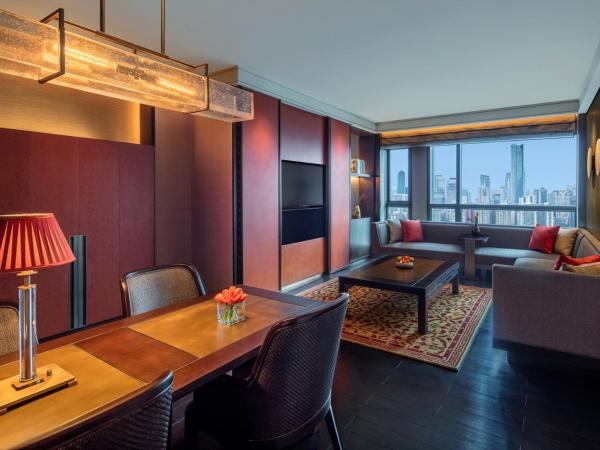 Regent Chongqing - Complimentary 1st round mini bar daily : photo 9 de la chambre one-bedroom suite with dining area - smoking