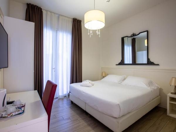 Rimini Suite Hotel : photo 4 de la chambre suite junior - vue sur piscine