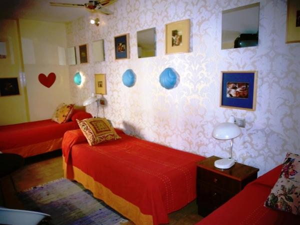 Casa de Huespedes Dolce Vita : photo 2 de la chambre chambre lits jumeaux avec lit d’appoint - 301