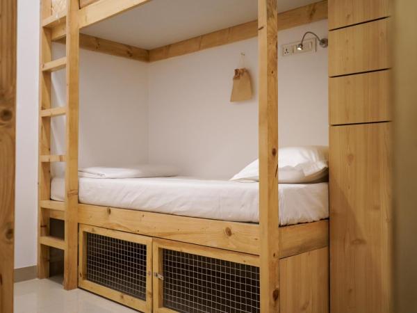 Nap Manor Hostels : photo 5 de la chambre lit dans dortoir mixte de 6 lits
