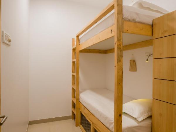 Nap Manor Hostels : photo 8 de la chambre lit dans dortoir mixte de 6 lits