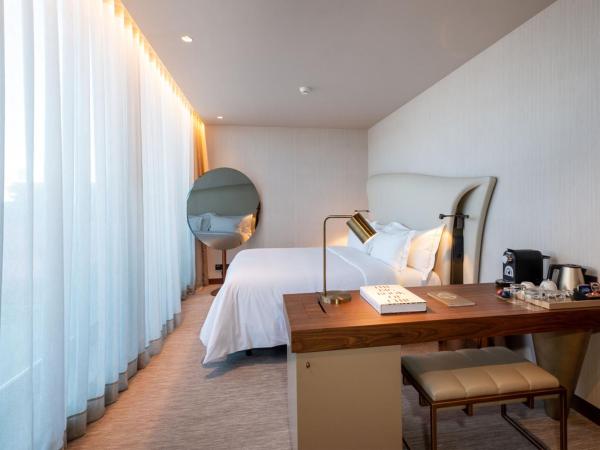 BessaHotel Baixa : photo 2 de la chambre chambre double supérieure avec bain à remous