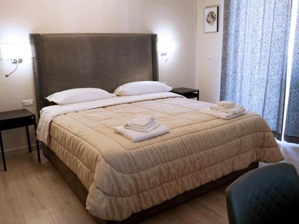 Re di Smirne by Apulia Accommodation : photo 4 de la chambre chambre double avec lit d'appoint