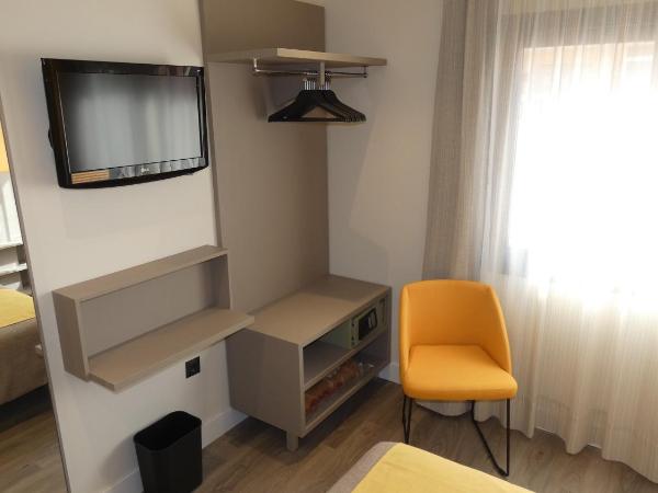 Hotel Zeus : photo 9 de la chambre chambre double ou lits jumeaux