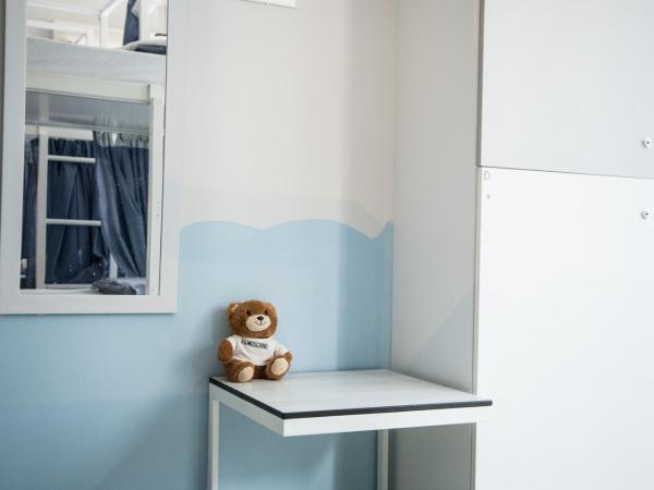 Thanasis Place : photo 9 de la chambre lit simple dans dortoir pour hommes