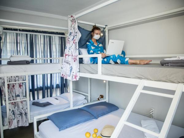 Thanasis Place : photo 6 de la chambre lit dans un dortoir de 4 lits