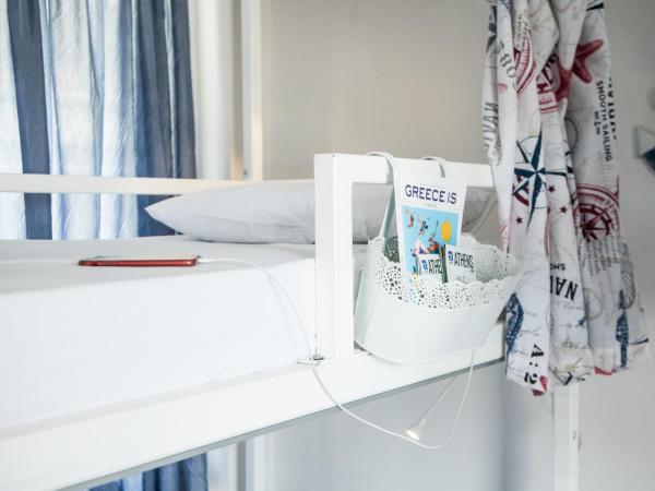 Thanasis Place : photo 10 de la chambre lit dans un dortoir de 4 lits