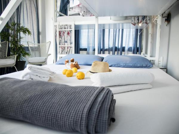 Thanasis Place : photo 7 de la chambre lit dans un dortoir de 4 lits