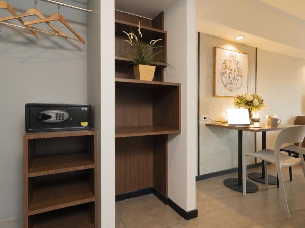 The Home Hotel SHA : photo 10 de la chambre chambre familiale