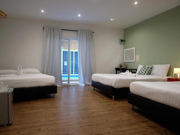 Resort V - MRT Huai Khwang : photo 5 de la chambre chambre familiale