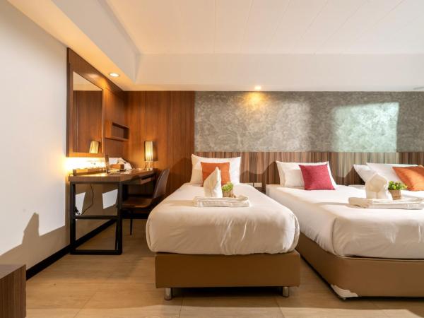 The Home Hotel SHA : photo 7 de la chambre chambre triple