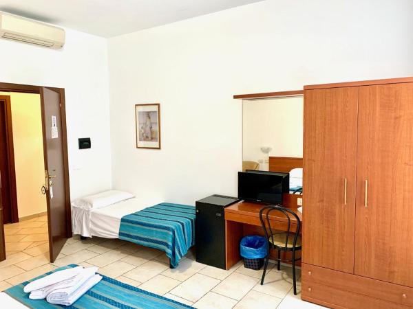 Hotel Alessander : photo 2 de la chambre chambre triple