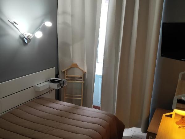 Hotel La Vignetta : photo 4 de la chambre chambre simple