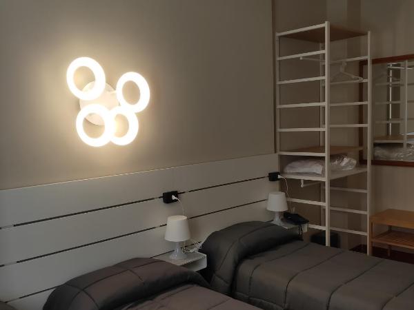 Hotel La Vignetta : photo 1 de la chambre chambre triple