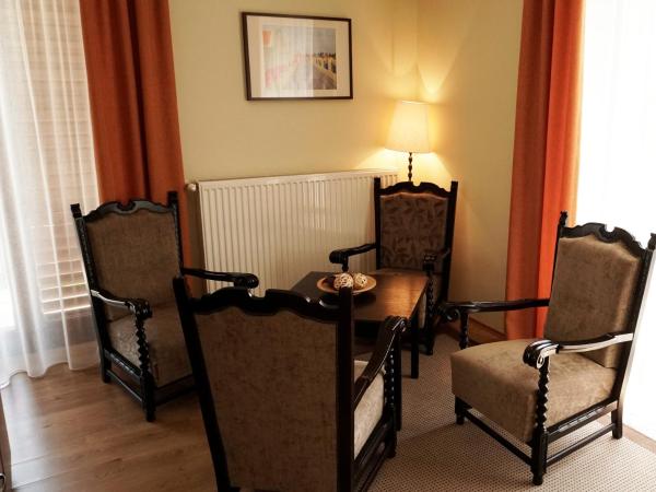 Fürjes Villa Panzió : photo 3 de la chambre suite avec balcon