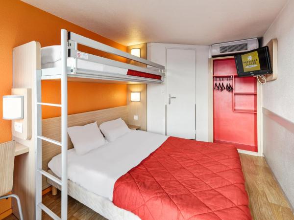 Premiere Classe Vannes : photo 9 de la chambre chambre triple (1 lit double et 1 lit simple)