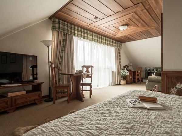 Villa Adamo&SPA : photo 6 de la chambre suite deluxe avec baignoire - vue sur montagnes