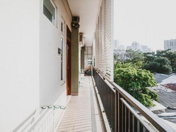 RedDoorz Plus near Semanggi : photo 2 de la chambre room #428686107