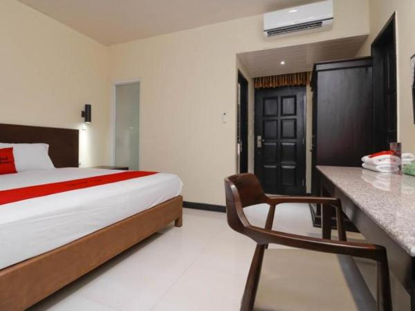 RedDoorz Plus near Halim Perdanakusuma 2 : photo 5 de la chambre room #297618304