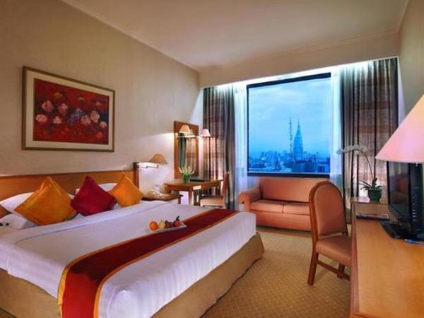 Menara Peninsula Hotel : photo 4 de la chambre chambre lits jumeaux deluxe