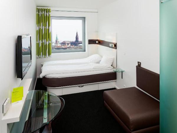 Wakeup Copenhagen - Carsten Niebuhrs Gade : photo 5 de la chambre room #17480548