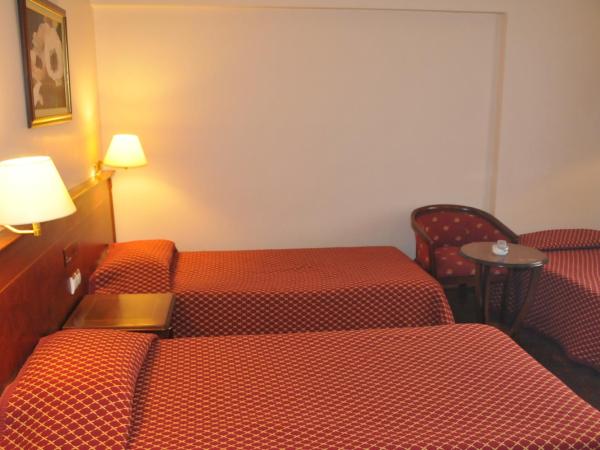 Ozilhan Hotel : photo 1 de la chambre chambre triple