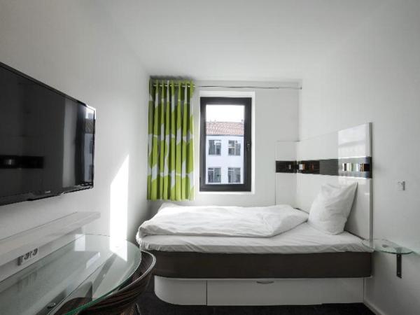 Wakeup Copenhagen - Borgergade : photo 10 de la chambre room #67982942