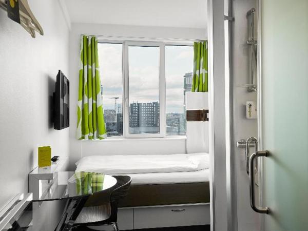 Wakeup Copenhagen - Bernstorffsgade : photo 5 de la chambre room #397655335