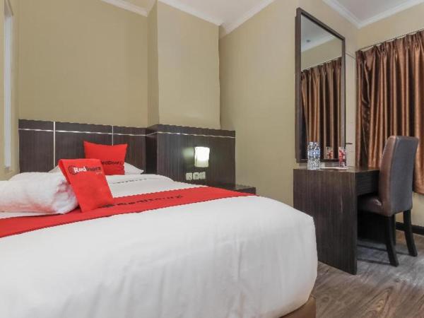 RedDoorz Plus @ Thamrin : photo 8 de la chambre room #355810514