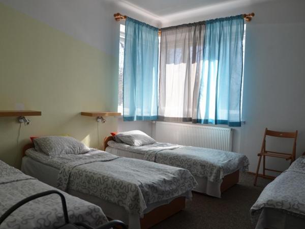 Kwatery Pracownicze TOLEK : photo 1 de la chambre chambre triple