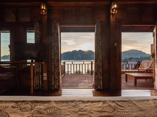 Phi Phi The Beach Resort : photo 10 de la chambre villa deluxe avec transfert gratuit pour la jetée de tonsai - vue sur mer