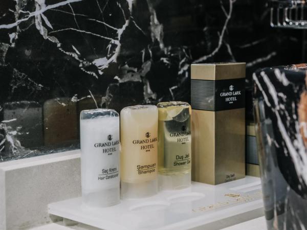 Otel Grand Lark İstanbul : photo 3 de la chambre chambre deluxe