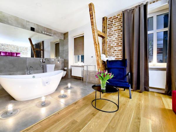 Cinema Apartments : photo 4 de la chambre studio avec salle de bains