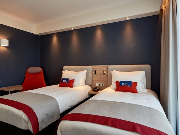 Holiday Inn Express Amsterdam - City Hall, an IHG Hotel : photo 3 de la chambre chambre lits jumeaux standard