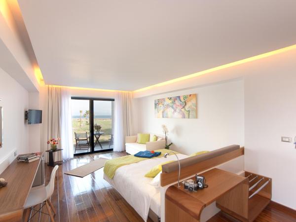 Neilson Messini Activity Beach Club : photo 2 de la chambre chambre double - vue sur jardin