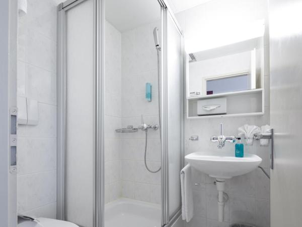 Hotel Lötschberg : photo 4 de la chambre chambre double standard avec climatisation