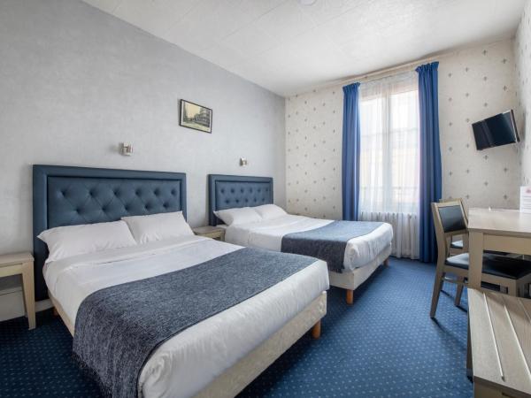 Royal Hotel Versailles : photo 2 de la chambre chambre double standard avec 2 lits doubles