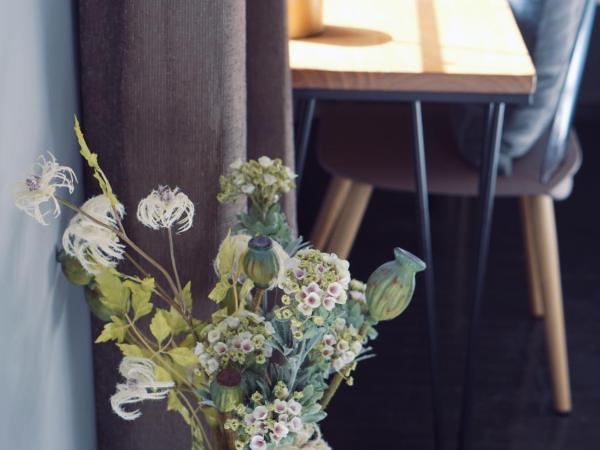 Shanghai Downtown Hills Boutique Guesthouse - Near Metro Line 7, Exit 3, Changping Road : photo 3 de la chambre colubia queen room with balcony