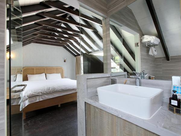 Shanghai Downtown Hills Boutique Guesthouse - Near Metro Line 7, Exit 3, Changping Road : photo 5 de la chambre yunnan family room with terrace