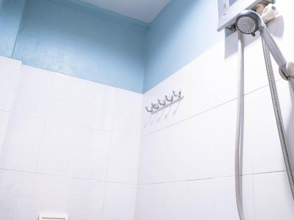 Chan Cha La 99 Hostel : photo 4 de la chambre chambre lits jumeaux standard avec salle de bains commune