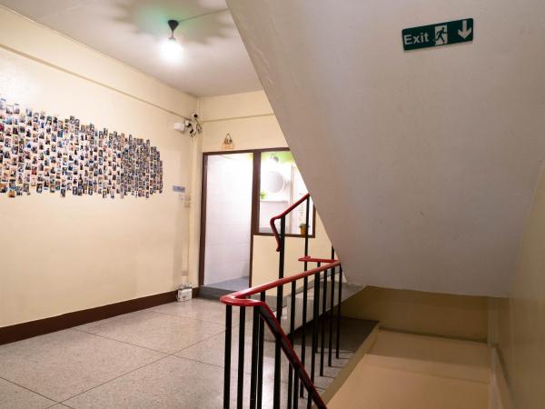 Chan Cha La 99 Hostel : photo 3 de la chambre chambre simple avec salle de bains extérieure privative