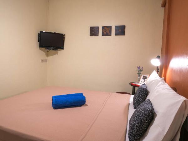Chan Cha La 99 Hostel : photo 1 de la chambre chambre double avec salle de bains privative