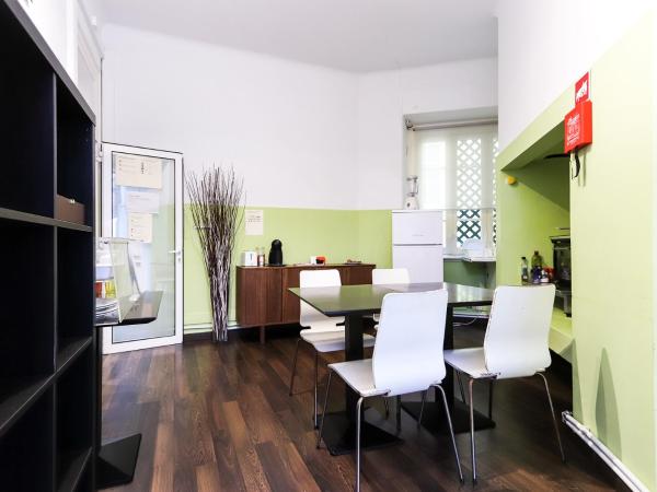 Lisbon Garden Flower : photo 4 de la chambre chambre double standard avec salle de bains commune