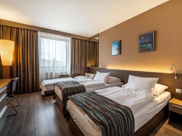 Expo Hotel : photo 4 de la chambre chambre double ou lits jumeaux standard avec lit d'appoint
