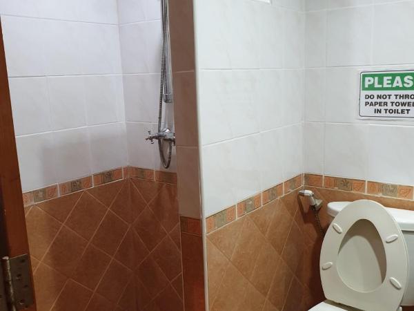 Chaiyapoon Inn : photo 2 de la chambre chambre double Économique – sans fenêtre