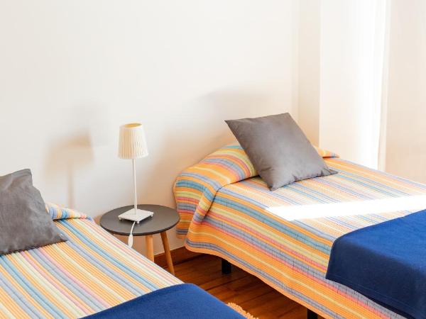 PKSC - Surfers Beach House : photo 3 de la chambre chambre lits jumeaux avec salle de bains commune