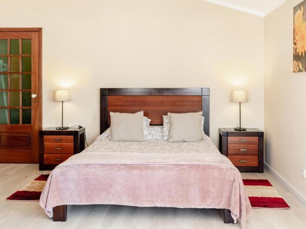 PKSC - Surfers Beach House : photo 4 de la chambre deluxe double room with sea view (  with shared bathroom )