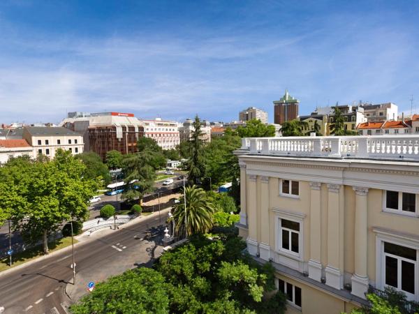 One Shot Recoletos 04 : photo 1 de la chambre chambre double ou lits jumeaux exécutive avec balcon