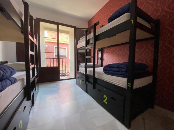 Oasis Backpackers' Palace Seville : photo 2 de la chambre lit dans dortoir mixte de 4 lits